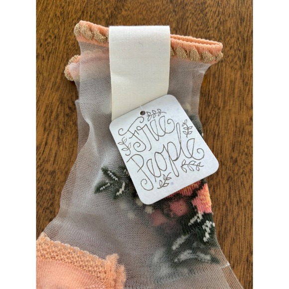 Free People Accessories - Free People Sheer Embroidered Floral Ankle Socks NWT Peach White